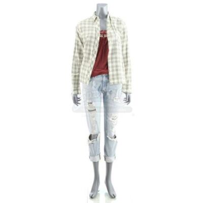 Lot # 90: MARVEL'S JESSICA JONES (TV SERIES) - Young Jessica Jones' Bathroom Fight Flashback Costume