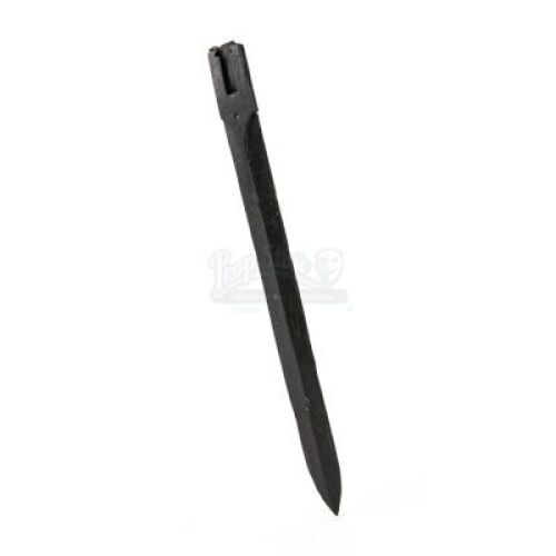 Lot #7 - Assassin's Creed - Aguilar's (Michael Fassbender) Spare Wristblade