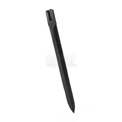 Lot #7 - Assassin's Creed - Aguilar's (Michael Fassbender) Spare Wristblade