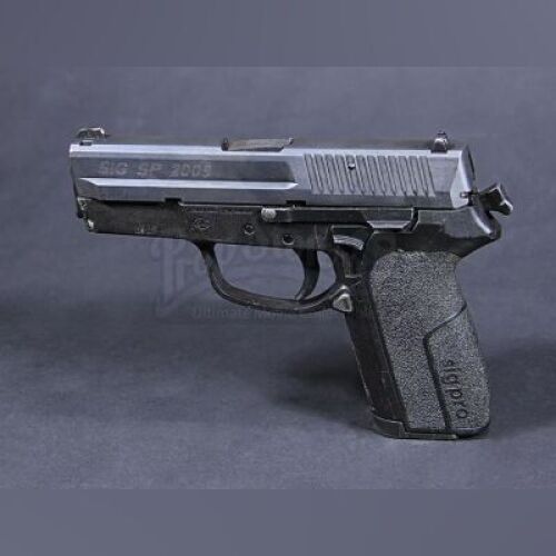THE BOURNE IDENTITY (2002) - Jason Bourne's (Matt Damon) Deposit Box Pistol