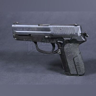 THE BOURNE IDENTITY (2002) - Jason Bourne's (Matt Damon) Deposit Box Pistol