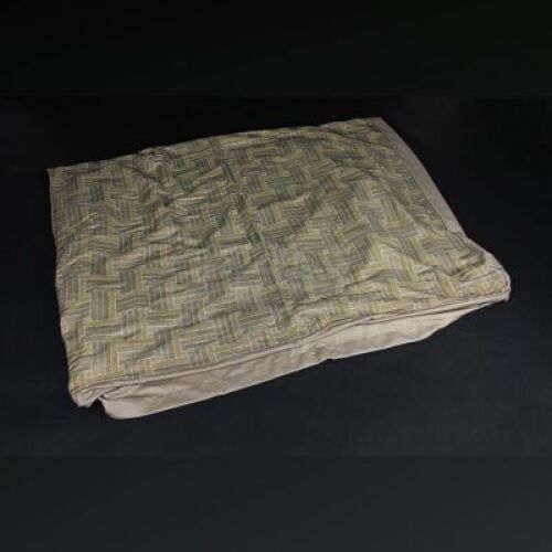 RUSH - James Hunt's (Chris Hemsworth) Japanese Hotel Bedspread (RP142)