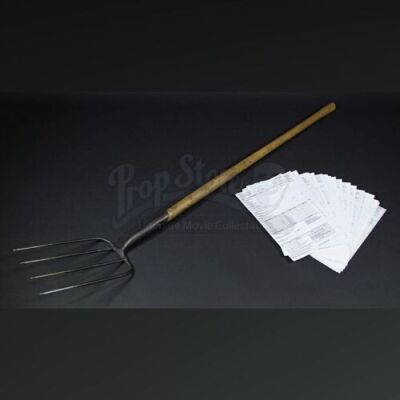 FAR AND AWAY (1992) - Shannon Christie's (Nicole Kidman) Retractable Pitchfork & Call Sheet Set
