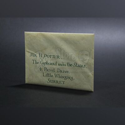HARRY POTTER AND THE PHILOSOPHER'S STONE (2001) - Hogwarts Acceptance Envelope With Wax Seal