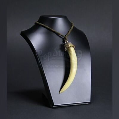 HERCULES (2014) - Hercules' (Dwayne Johnson) Necklace