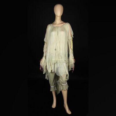 THE IMAGINARIUM OF DOCTOR PARNASSUS (2009) - Valentina's (Lily Cole) Long Top & Pantaloons