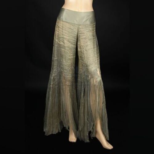 THE IMAGINARIUM OF DOCTOR PARNASSUS (2009) - Valentina's (Lily Cole) Trousers
