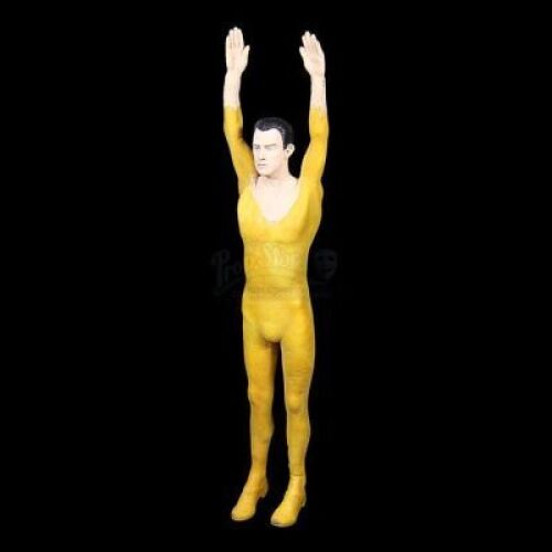 JAMES BOND: THE WORLD IS NOT ENOUGH (1999) - Miniature James Bond Figure