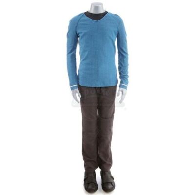 Lot # 268: STAR TREK (2009) & STAR TREK INTO DARKNESS (2013) - Men's USS Enterprise Sciences Uniform