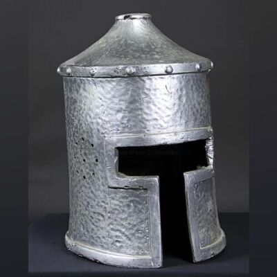 MONTY PYTHON AND THE HOLY GRAIL (1975) - Knights Of The Round Table Helmet