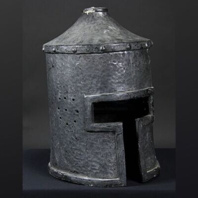 MONTY PYTHON AND THE HOLY GRAIL (1975) - Knights Of The Round Table Helmet