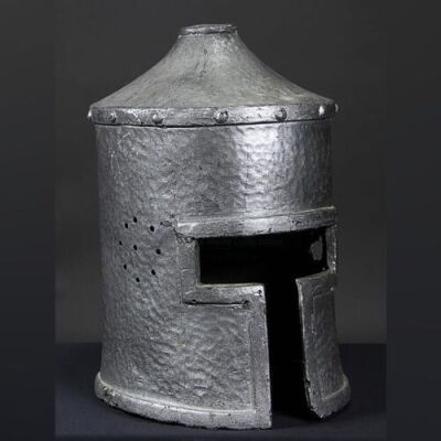 MONTY PYTHON AND THE HOLY GRAIL (1975) - Knights Of The Round Table Helmet