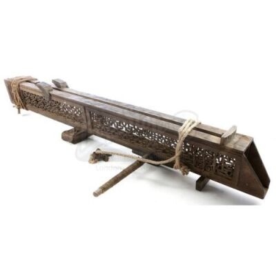 Lot # 20: ROBIN HOOD (2018) - Shoulder Mounted Large Crossbow