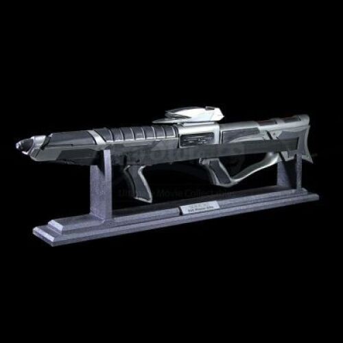 STAR TREK: FIRST CONTACT (1996) - Hero Light-Up EVA Phaser Rifle
