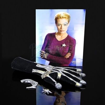 STAR TREK: VOYAGER (TV 1995-2001) - Seven of Nine's (Jeri Ryan) Borg Appliances