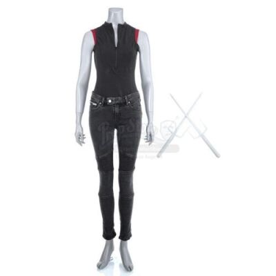 Lot # 76: Marvel's Daredevil (TV Series) - Elektra Natchios' Stunt Tunnel Discovery Costume and Sai Prototypes