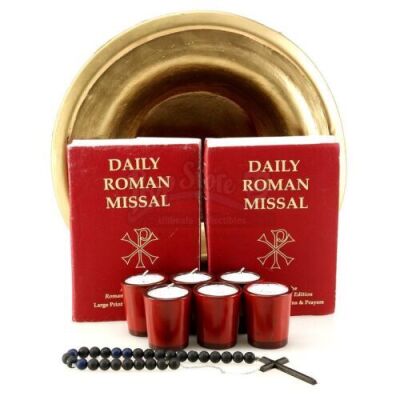 Lot # 235: Marvel's Daredevil (TV Series) - Benjamin 'Dex' Poindexter's Stunt Church Weapons Set