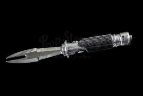 Lot #140 - BLADE: TRINITY (2004) - Blade's (Wesley Snipes) Short Knife