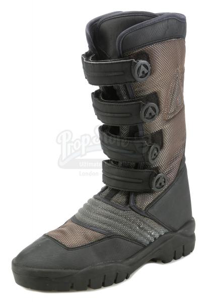 Lot #484 - THE MATRIX RELOADED (2003) - Neo's (Keanu Reeves) Boot ...