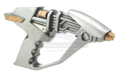 Lot #620 - STAR TREK: DEEP SPACE NINE (T.V. SERIES, 1993-1999) - Jem'Hadar Phaser Pistol