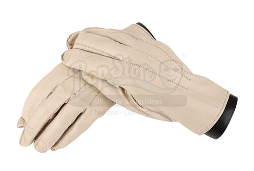Lot #473 - LINCOLN (2012) - Abraham Lincoln's (Daniel Day-Lewis) White Gloves