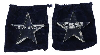 Lot #709 - STAR WARS: A NEW HOPE (1977) - Pair of Acrylic Star Crew Gifts and Bags