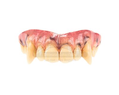 Lot #898 - THE WOLFMAN (2010) - Lawrence Talbot's (Benecio Del Toro) Teeth