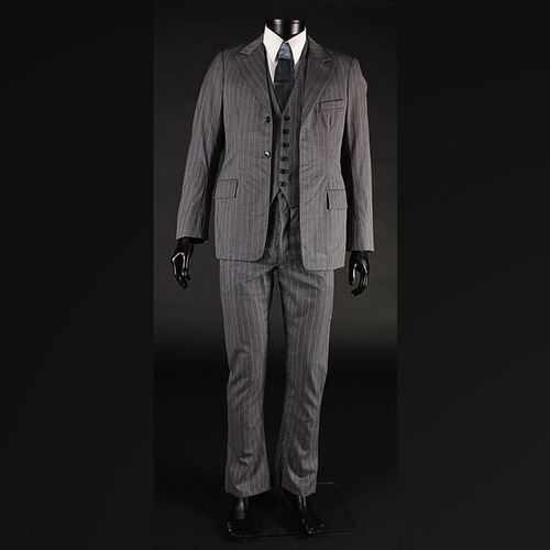 Alexander Grayson (Jonathan Rhys Meyers) Hospital Visiting Costume