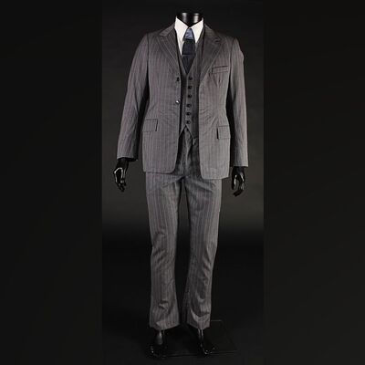 Alexander Grayson (Jonathan Rhys Meyers) Hospital Visiting Costume