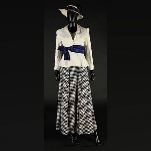 Mina Murray (Jessica De Gouw) Arcade Cafe Costume