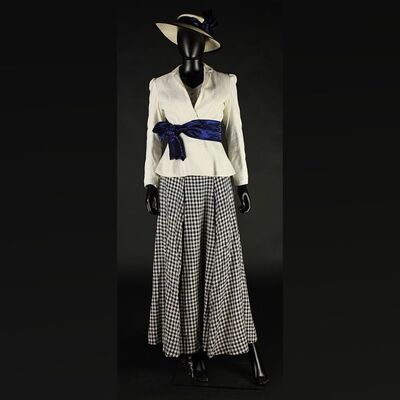 Mina Murray (Jessica De Gouw) Arcade Cafe Costume