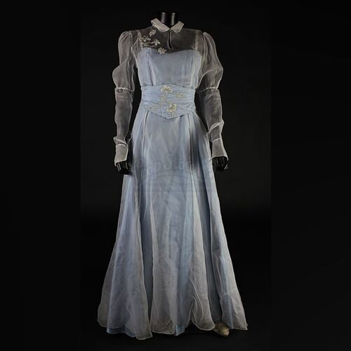 Mina Murray (Jessica De Gouw) Savoy Restaurant Costume