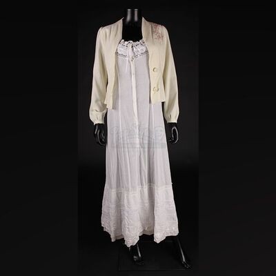 Mina Murray (Jessica De Gouw) White Bed Jacket & Laced Nightgown