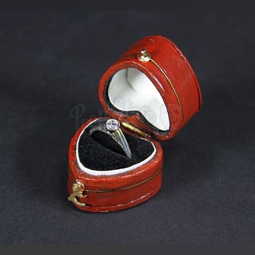 Mina Murray (Jessica De Gouw) Boxed Engagement Ring