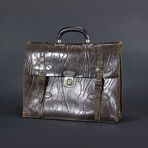 Jonathan Harker (Oliver Jackson-Cohen) Brown Leather Briefcase