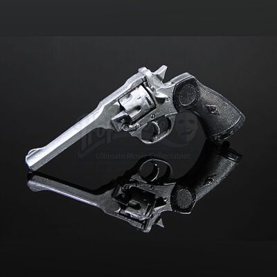 Jonathan Harker (Oliver Jackson-Cohen) Stunt Revolver