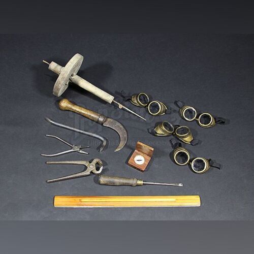 Resonator Worker's Goggles & Tool Set