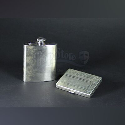 Jonathan Harker (Oliver Jackson-Cohen) Hip Flask & Cigarette Holder