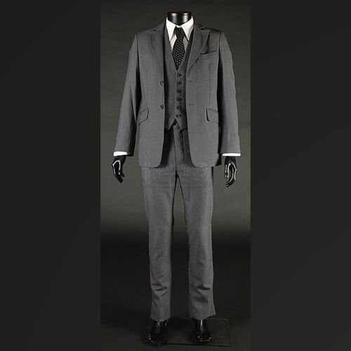 Alexander Grayson (Jonathan Rhys Meyers) Death of Josef Cervenka (Alec Newman) Costume