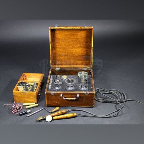 Van Helsing (Thomas Kretschmann) Defibrillator