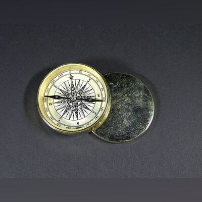 Alexander Grayson (Jonathan Rhys Meyers) Compass