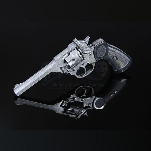 Jonathan Harker (Oliver Jackson-Cohen) Hero Revolver
