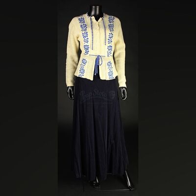 Mina Murray (Jessica De Gouw) Bethlam Hospital Visit Costume