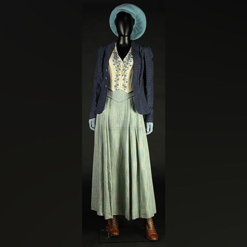 Mina Murray (Jessica De Gouw) Hyde Park Costume