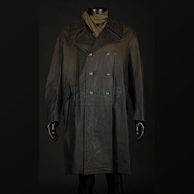 Van Helsing Stunt Crypt Discovering Costume