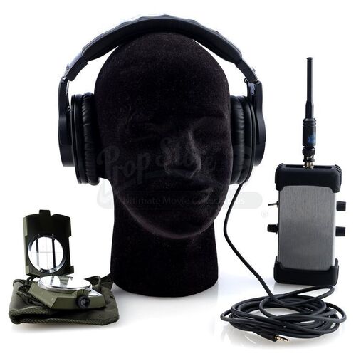 Lot # 72: ANNIHILATION - Josie Radek's Long Wave Radio Receiver and Headphones