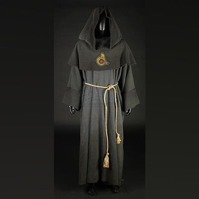 Order of the Dragon Priest (Christopher Hunter) Costume