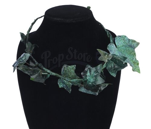 Lot # 54: ZOOLANDER 2 - Derek Zoolander's Ivy Necklace