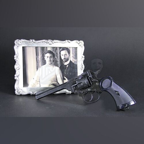 Daniel Davenport (Lewis Rainer) Hero Suicide Revolver & Framed Photograph