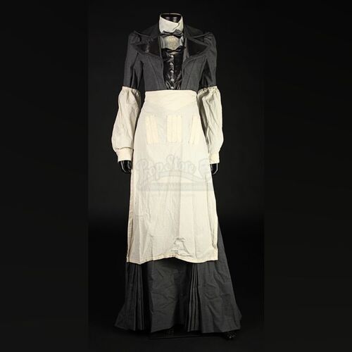 Janina Kleiberson (Neve McIntosh) Costume